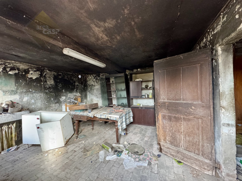 Proponiamo in vendita una rara opportunità per chi desidera investire nell’autenticità della camp...