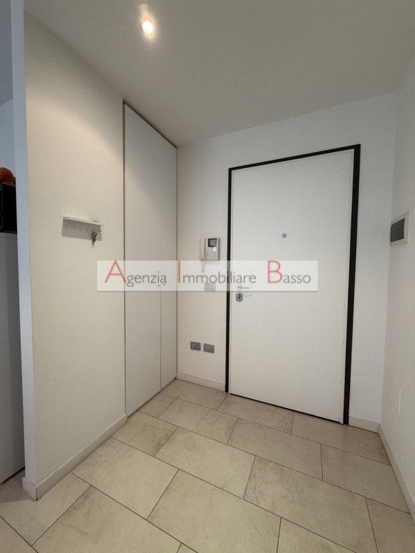 PADOVA ZONA CAMIN VICINANZE CHIESA. Proponiamo appartamento inserito elegante palazzina ristruttu...