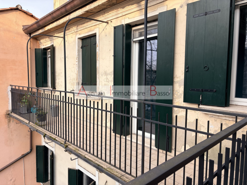 PADOVA – Centro Storico: Agenzia Immobiliare Basso propone in esclusiva intera palazzina edificat...