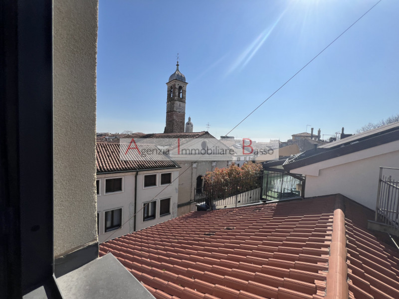 PADOVA – Centro Storico: Agenzia Immobiliare Basso propone in esclusiva intera palazzina edificat...