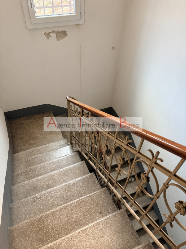 PADOVA – Centro Storico: Agenzia Immobiliare Basso propone in esclusiva intera palazzina edificat...