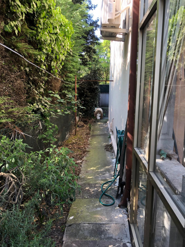 Zona Ospedale centrale affittasi dal 1 Maggio 2026 solo a referenziatissimi porzione di testa di ...