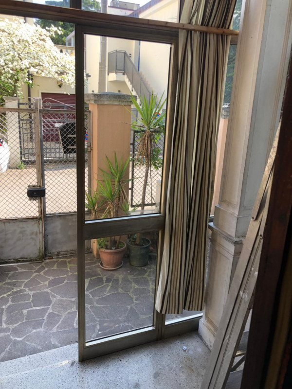 Zona Ospedale centrale affittasi dal 1 Maggio 2026 solo a referenziatissimi porzione di testa di ...