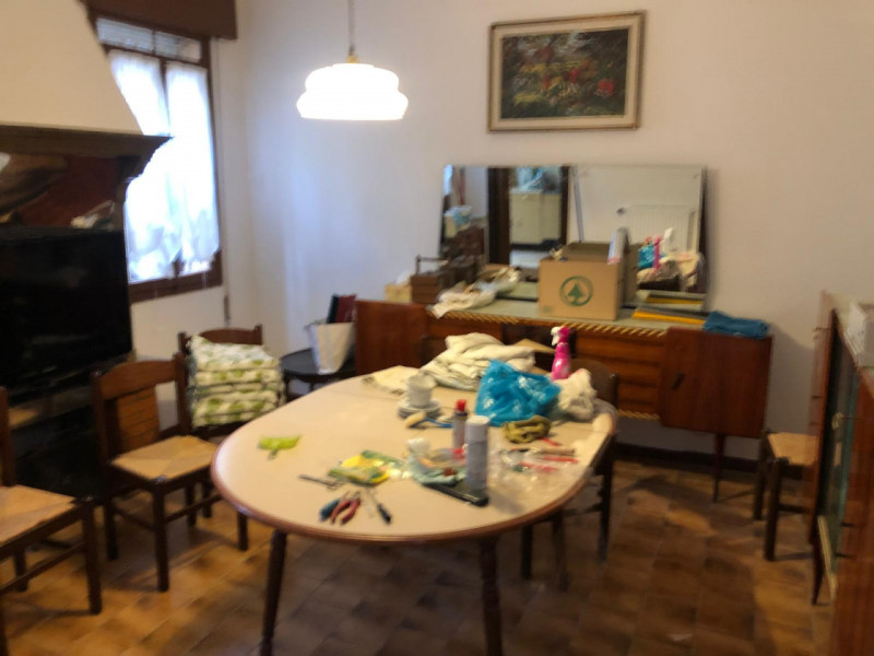 Zona Ospedale centrale affittasi dal 1 Maggio 2026 solo a referenziatissimi porzione di testa di ...