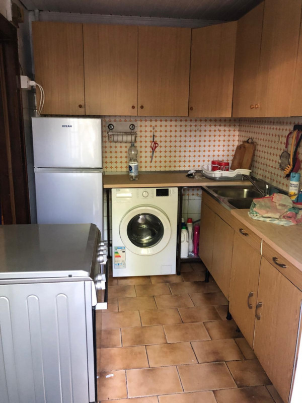 Zona Ospedale centrale affittasi dal 1 Maggio 2026 solo a referenziatissimi porzione di testa di ...