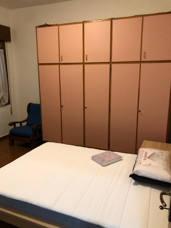 Zona Ospedale centrale affittasi dal 1 Maggio 2026 solo a referenziatissimi porzione di testa di ...