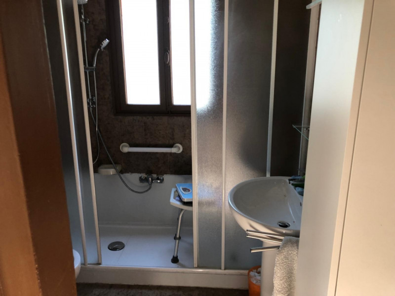 Zona Ospedale centrale affittasi dal 1 Maggio 2026 solo a referenziatissimi porzione di testa di ...