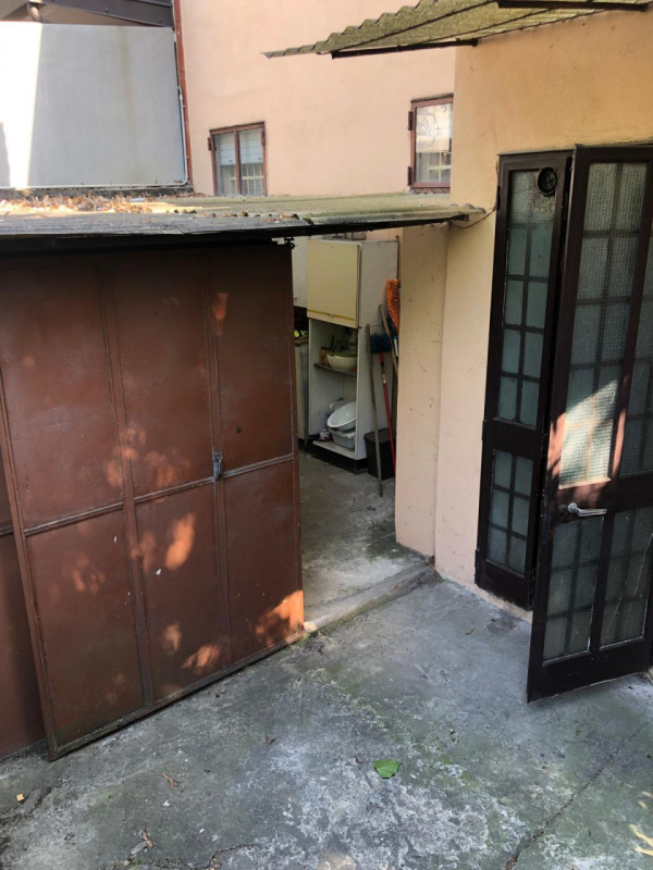 Zona Ospedale centrale affittasi dal 1 Maggio 2026 solo a referenziatissimi porzione di testa di ...