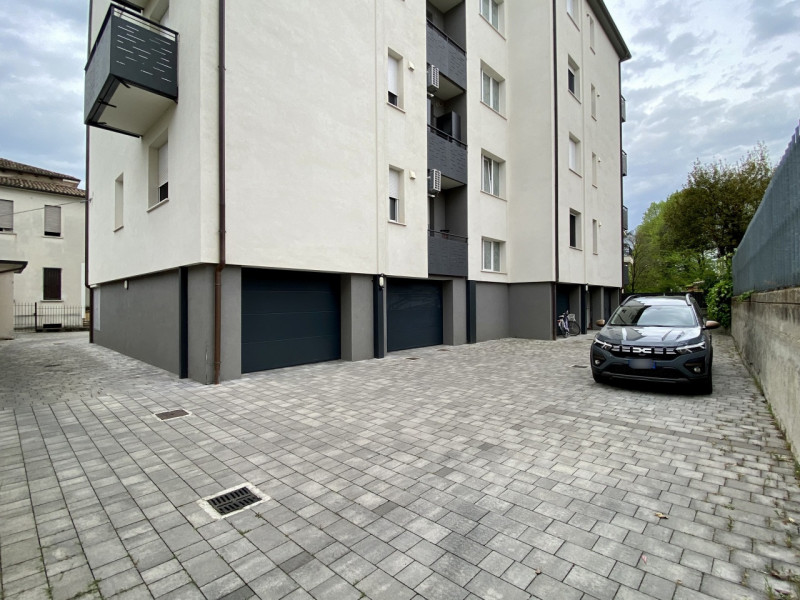 In un tranquillo quartiere residenziale di San Pio X, particolarmente apprezzato per la sua comod...