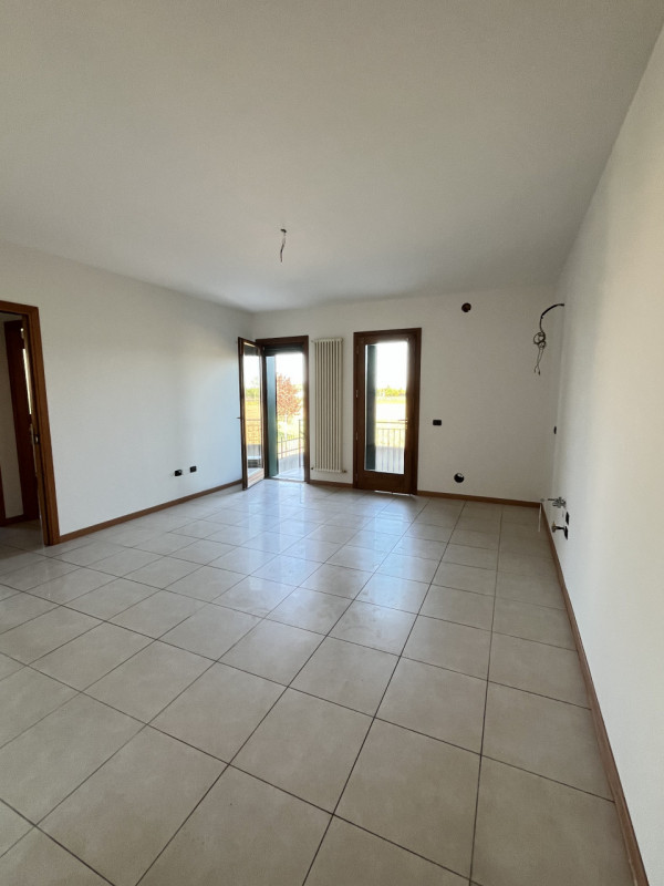 BICAMERE PIANO TERRA CON SCOPERTO ESCLUSIVO E AUTORIMESSA DOPPIA IN VENDITA A PONTE DI BARBARANO ...