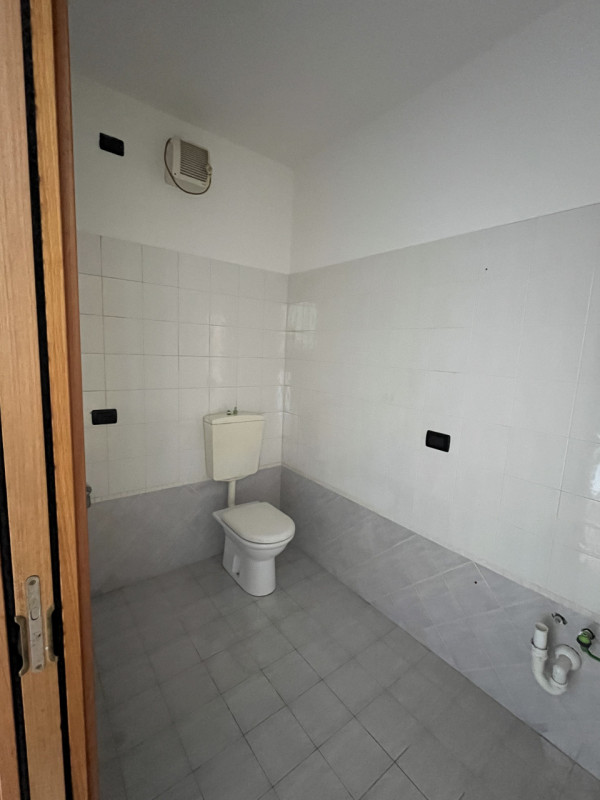 BICAMERE PIANO TERRA CON SCOPERTO ESCLUSIVO E AUTORIMESSA DOPPIA IN VENDITA A PONTE DI BARBARANO ...