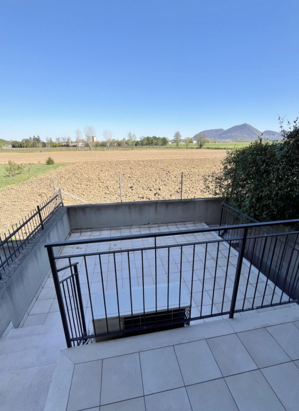 BICAMERE PIANO TERRA CON SCOPERTO ESCLUSIVO E AUTORIMESSA DOPPIA IN VENDITA A PONTE DI BARBARANO ...