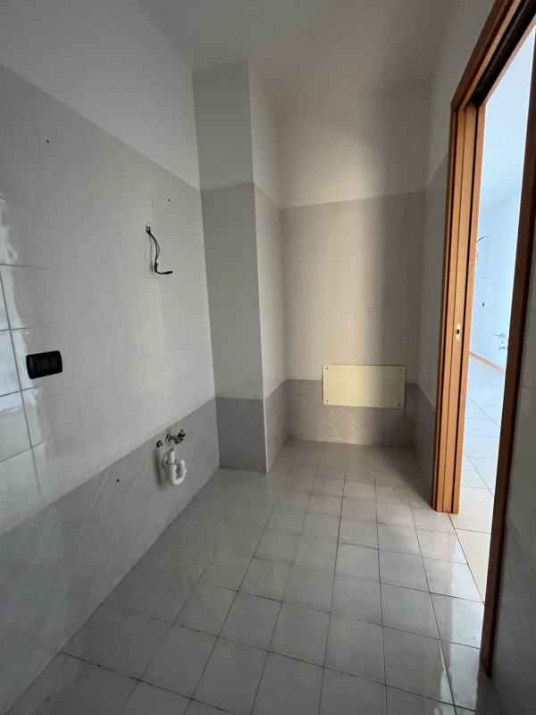 BICAMERE PIANO TERRA CON SCOPERTO ESCLUSIVO E AUTORIMESSA DOPPIA IN VENDITA A PONTE DI BARBARANO ...