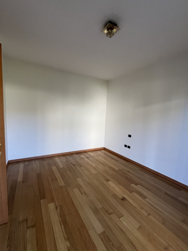 BICAMERE PIANO TERRA CON SCOPERTO ESCLUSIVO E AUTORIMESSA DOPPIA IN VENDITA A PONTE DI BARBARANO ...