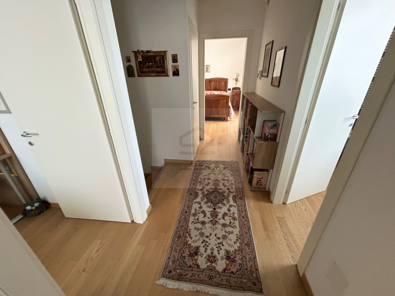 ALBIGNASEGO - ZONA FERRI

Porzione di trifamiliare recente con giardino

Situata in una delle zon...