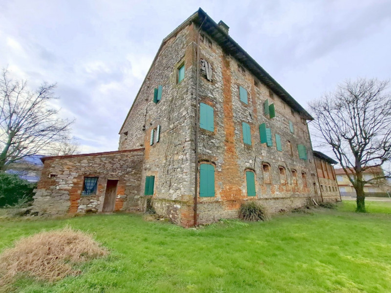 ROVOLON - Bastia
In una posizione residenziale privilegiata, a pochi minuti dalle principali arte...