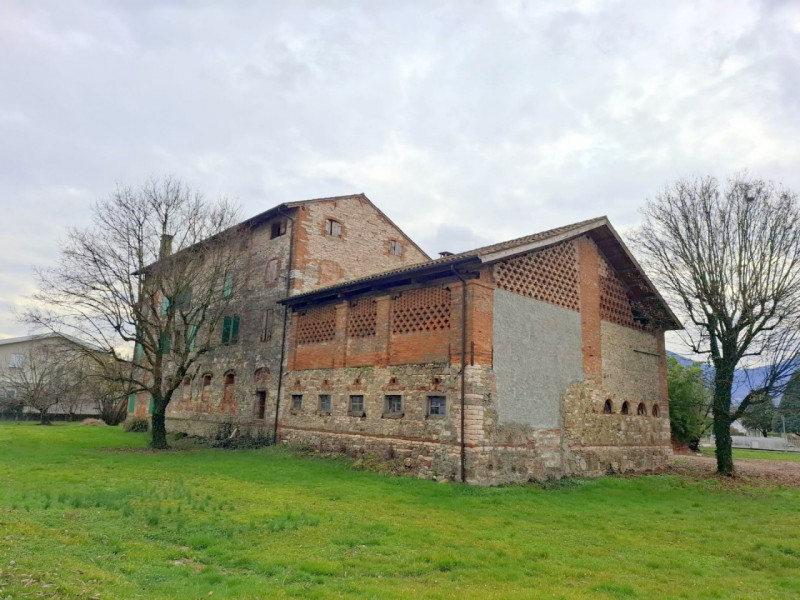 ROVOLON - Bastia
In una posizione residenziale privilegiata, a pochi minuti dalle principali arte...