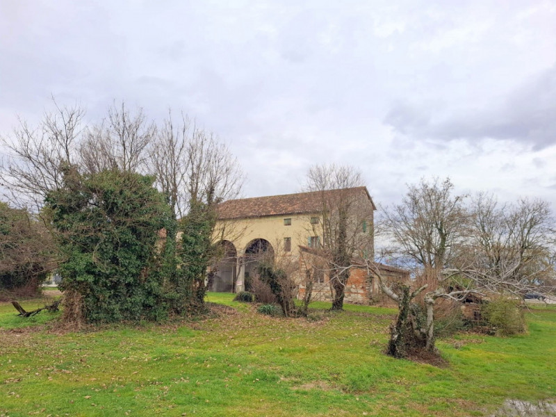 ROVOLON - Bastia
In una posizione residenziale privilegiata, a pochi minuti dalle principali arte...