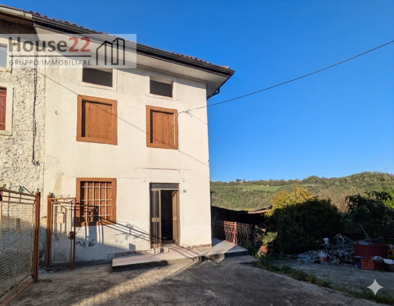 GAMBUGLIANO – VICENZA. In posizione panoramica con vista sui colli vendesi RUSTICO DA RISTRUTTURA...