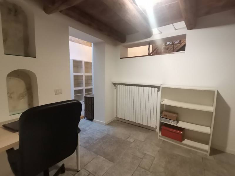 Centro storico in via Umberto I Loft su due livelli completamente arredato. ingresso indipendente...