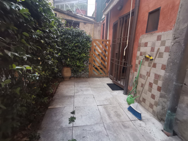 Centro storico in via Umberto I LOFT su due livelli completamente arredato. ingresso indipendente...