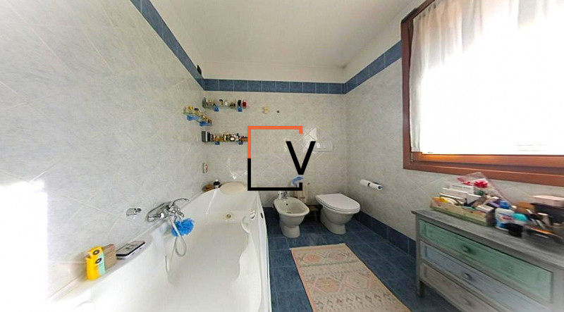 V406 - Proponiamo in vendita in pieno centro a Dosson di Casier porzione di schiera completamente...