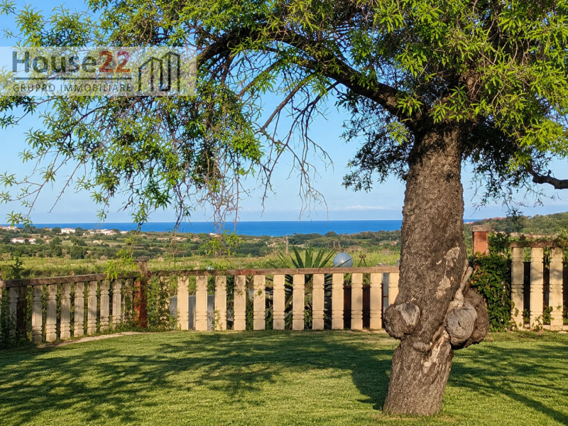 NOTO- SIRACUSA. Proponiamo in vendita una splendida VILLA SINGOLA a Noto, situata in una posizion...