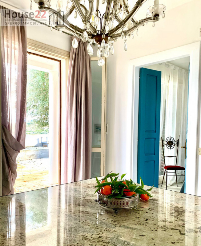 NOTO- SIRACUSA. Proponiamo in vendita una splendida VILLA SINGOLA a Noto, situata in una posizion...