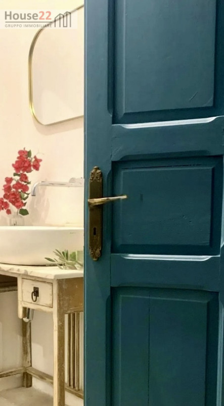 NOTO- SIRACUSA. Proponiamo in vendita una splendida VILLA SINGOLA a Noto, situata in una posizion...