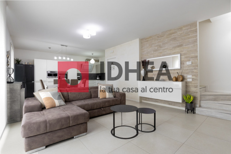LOVADINA - SPRESIANO

""" RIFERIMENTO FGS7 """

Visita il nostro sito https://idhea.it/ per ulter...