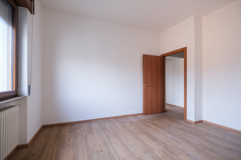 In zona Pomari, all’interno di un contesto residenziale composto da sole 6 unità edificato negli ...