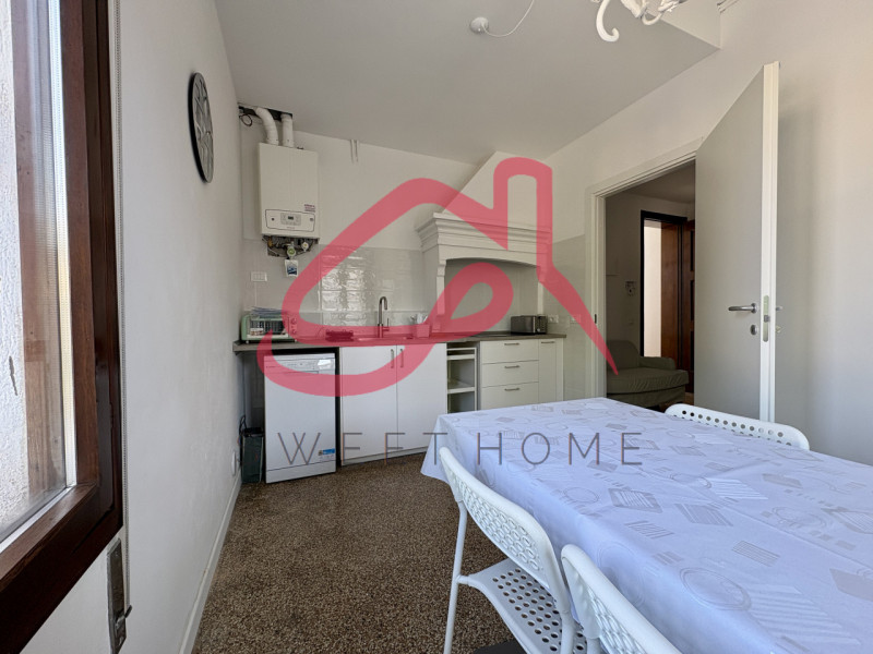 Padova (Voltabarozzo): in posizione servita, si propongono stanze per studenti/specializzandi in ...