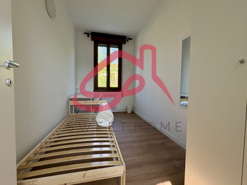 Padova (Voltabarozzo): in posizione servita, si propongono stanze per studenti/specializzandi in ...