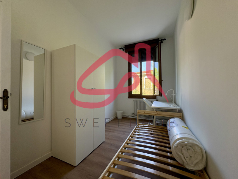 Padova (Voltabarozzo): in posizione servita, si propongono stanze per studenti/specializzandi in ...