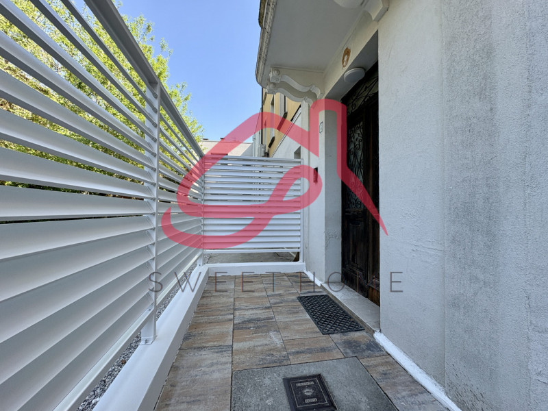 Padova (Voltabarozzo): in posizione servita, si propongono stanze per studenti/specializzandi in ...