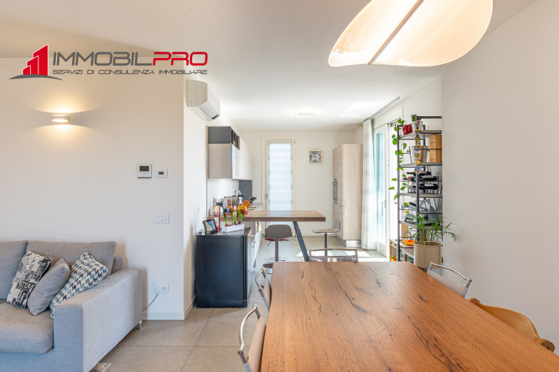 Proponiamo in vendita un esclusivo appartamento tricamere in classe energetica A4 di ben 217 mq s...