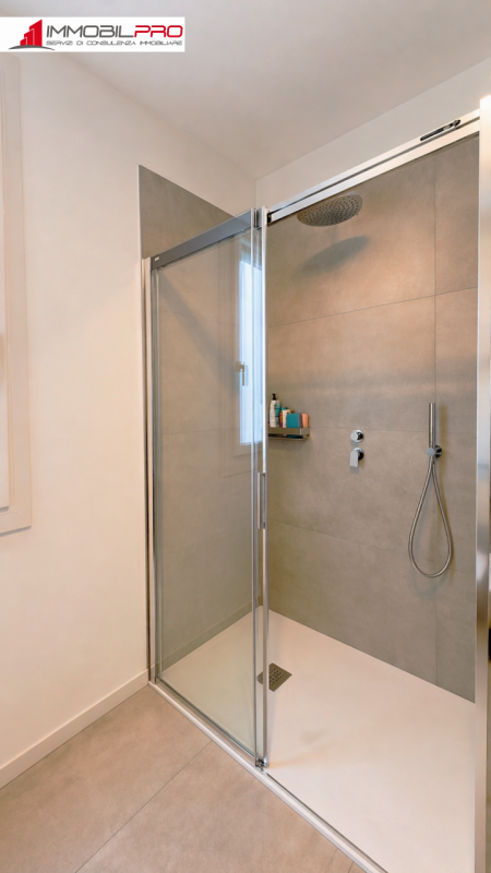 Proponiamo in vendita un esclusivo appartamento tricamere in classe energetica A4 di ben 217 mq s...