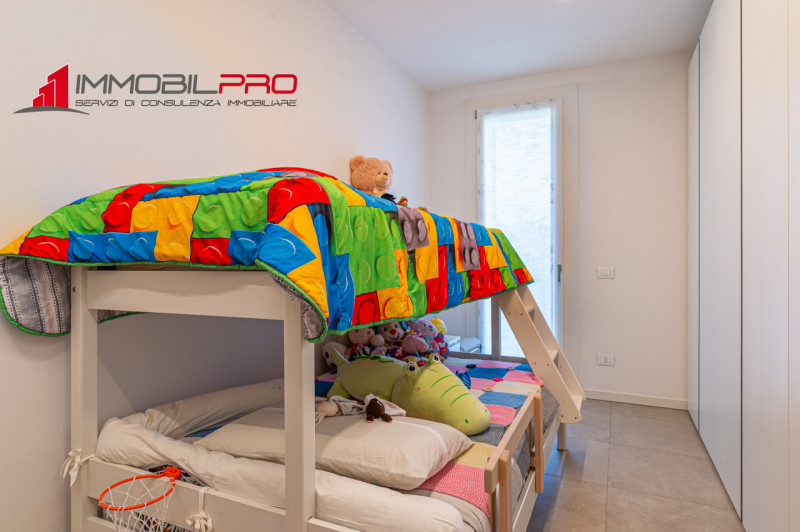 Proponiamo in vendita un esclusivo appartamento tricamere in classe energetica A4 di ben 217 mq s...