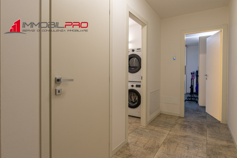 Proponiamo in vendita un esclusivo appartamento tricamere in classe energetica A4 di ben 217 mq s...