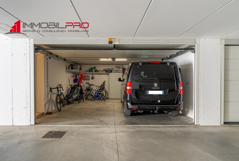 Proponiamo in vendita un esclusivo appartamento tricamere in classe energetica A4 di ben 217 mq s...