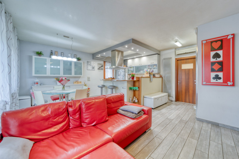 Se cerchi un appartamento comodo, perfetto per la famiglia e vicino ai principali servizi, questa...