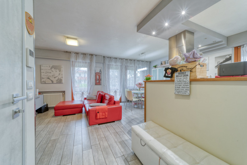 Se cerchi un appartamento comodo, perfetto per la famiglia e vicino ai principali servizi, questa...