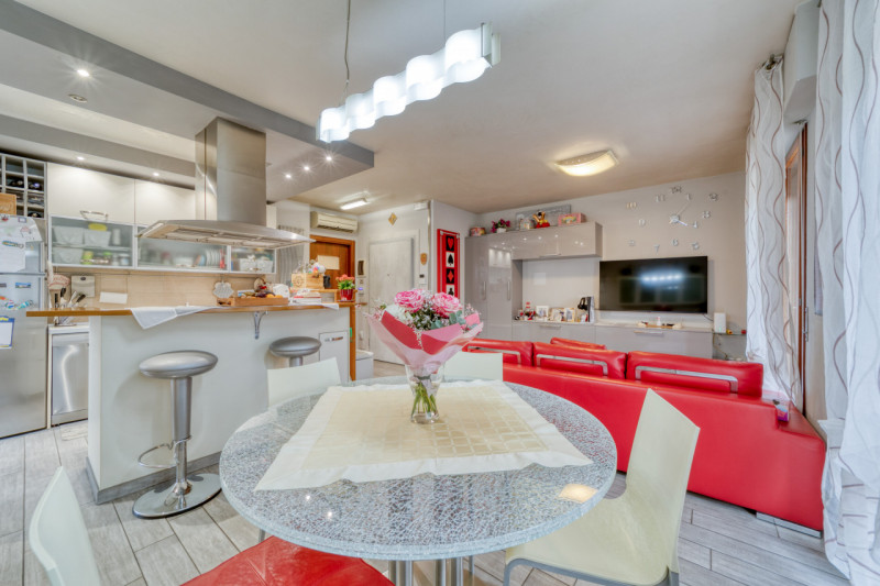 Se cerchi un appartamento comodo, perfetto per la famiglia e vicino ai principali servizi, questa...