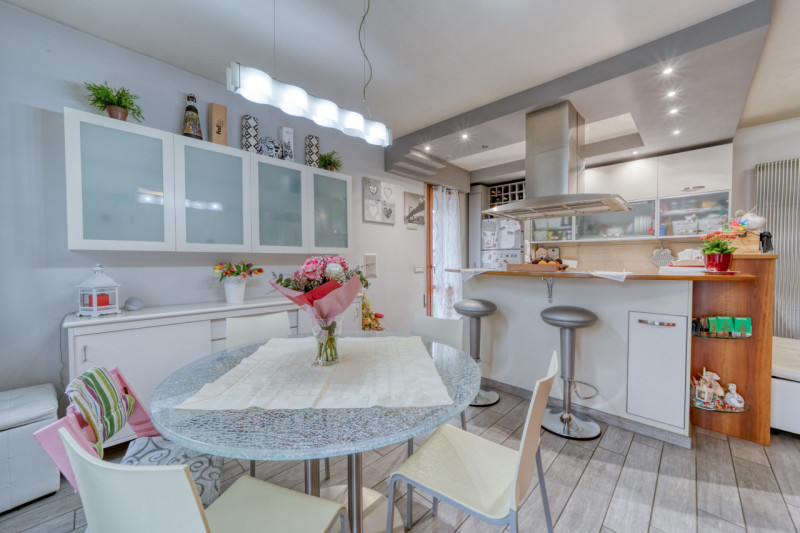 Se cerchi un appartamento comodo, perfetto per la famiglia e vicino ai principali servizi, questa...