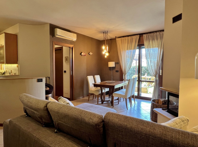 BRESSANVIDO - LOCALITA' POIANELLA: AMPIO MINI CON TAVERNA E GIARDINO ESCLUSIVO - RIF.8379
Scopri ...