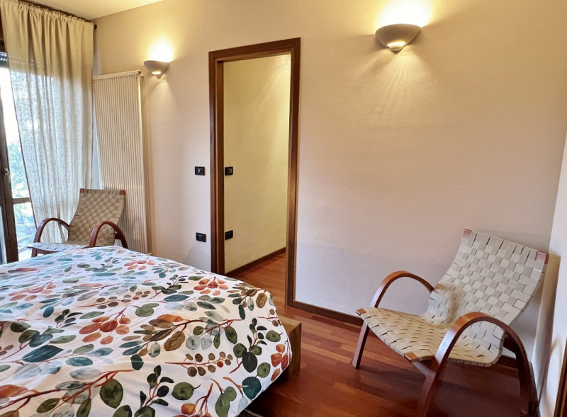 BRESSANVIDO - LOCALITA' POIANELLA: AMPIO MINI CON TAVERNA E GIARDINO ESCLUSIVO - RIF.8379
Scopri ...