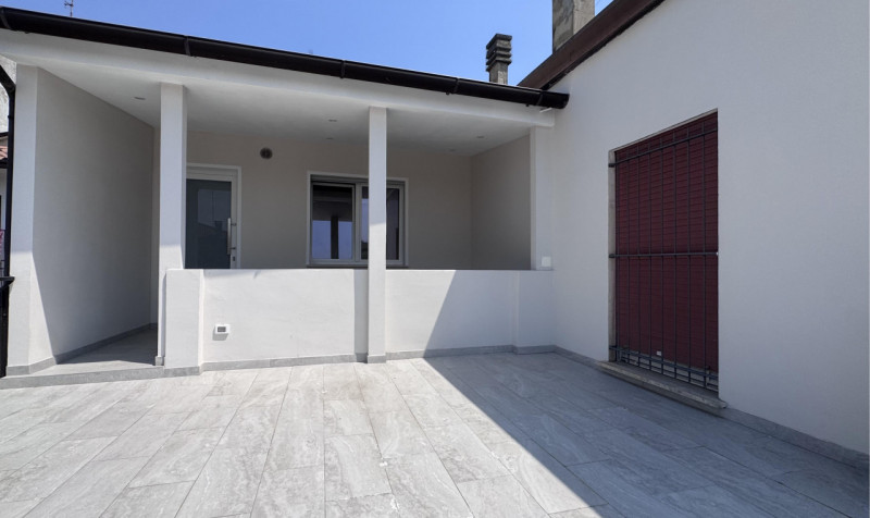 Pozzonovo (PD) – Appartamento completamente ristrutturato a nuovo con terrazza di 40 mq, ingresso...