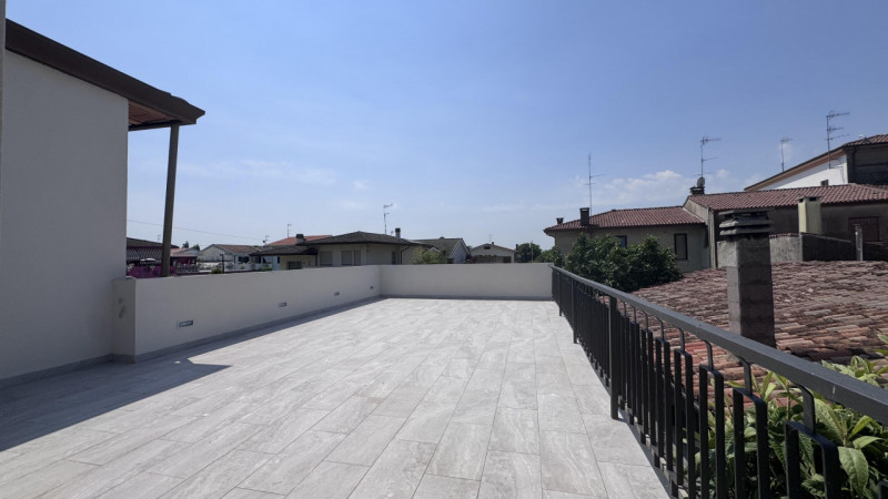 Pozzonovo (PD) – Appartamento completamente ristrutturato a nuovo con terrazza di 40 mq, ingresso...