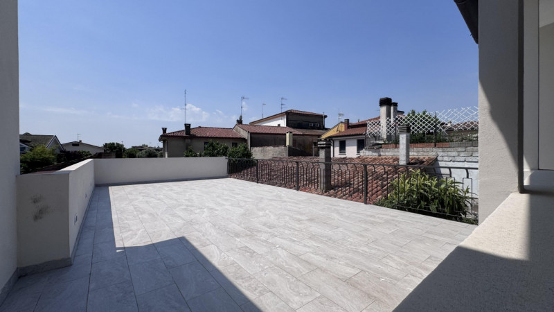 Pozzonovo (PD) – Appartamento completamente ristrutturato a nuovo con terrazza di 40 mq, ingresso...