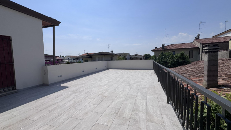 Pozzonovo (PD) – Appartamento completamente ristrutturato a nuovo con terrazza di 40 mq, ingresso...